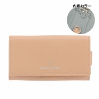 サーモンピンク