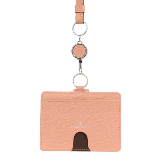 フラミンゴピンク