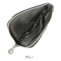 グレー